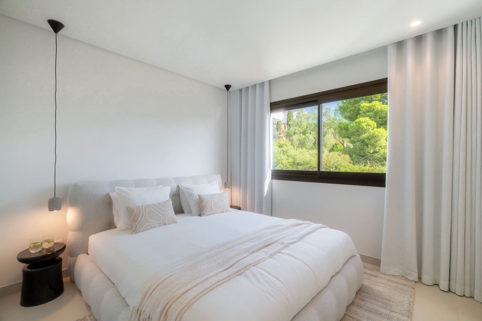 3 quarto Penthouse para venda em Benahavis com piscina garagem - 1 500 000 € (Ref: 9743212)