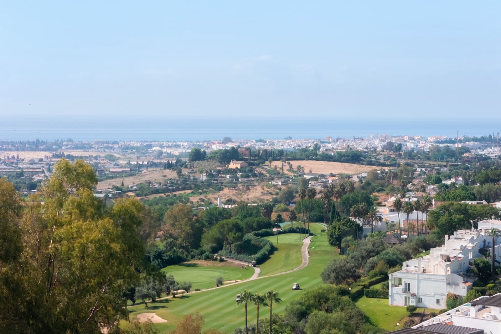 3 quarto Penthouse para venda em Benahavis com piscina garagem - 1 500 000 € (Ref: 9743212)