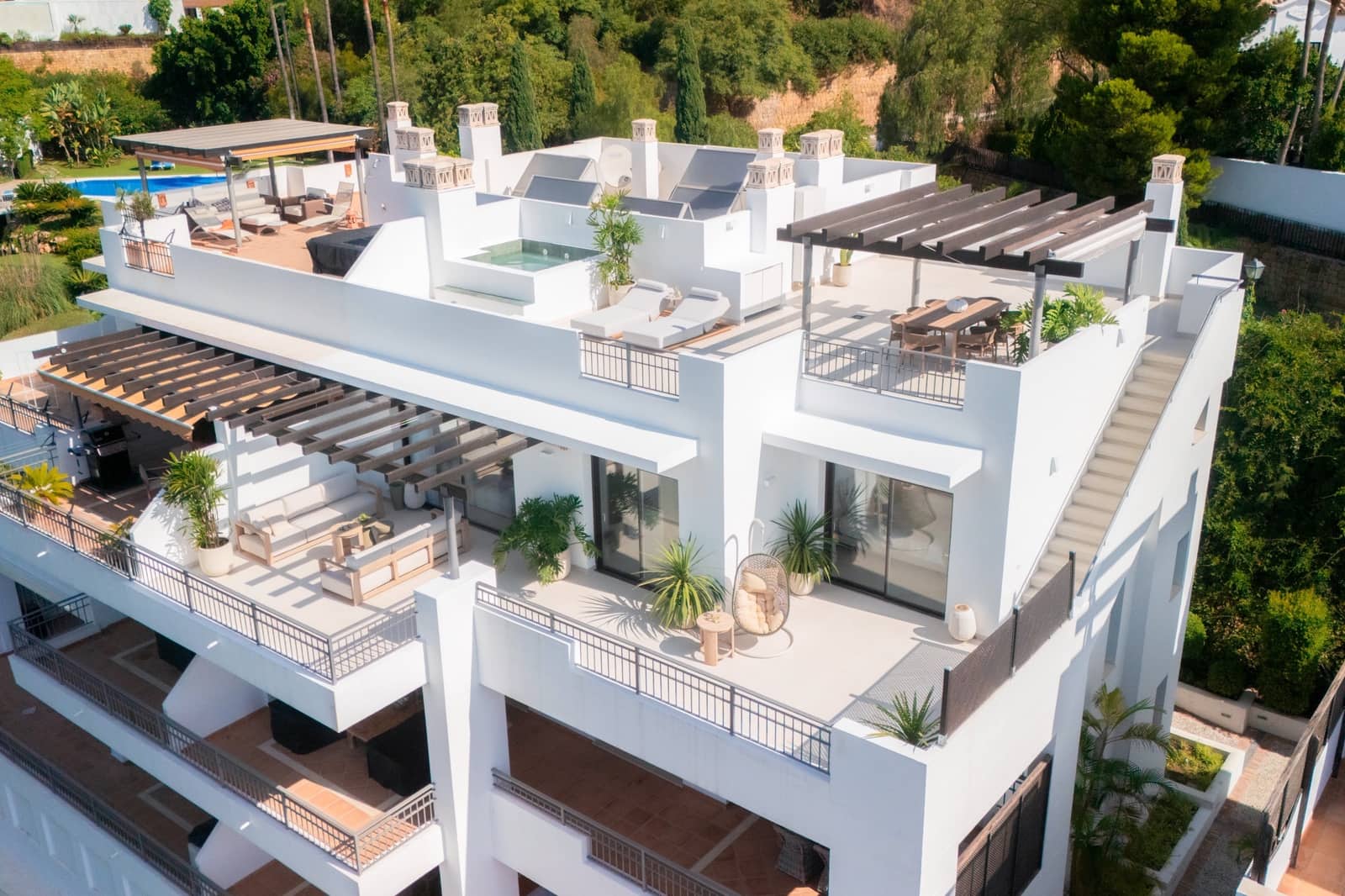 3 quarto Penthouse para venda em Benahavis com piscina garagem - 1 500 000 € (Ref: 9743212)