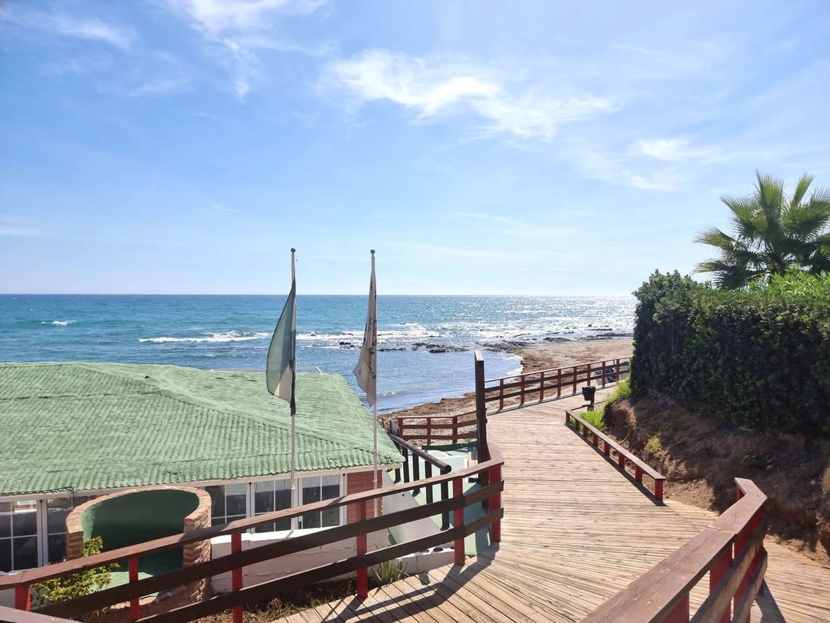 1 slaapkamer Appartement te koop in Mijas Costa met zwembad - € 599.000 (Ref: 9823273)