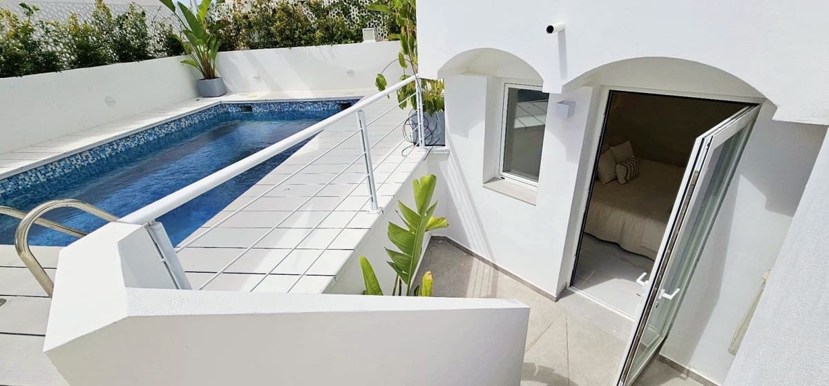 3 chambre Villa/Maison à vendre à Bahia Dorada avec piscine - 1 190 000 € (Ref: 9823274)