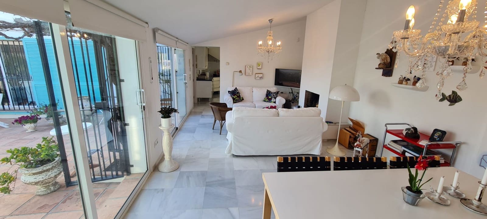 4 soveværelse Villa til salg i Estepona med swimmingpool - € 1.370.000 (Ref: 9823276)