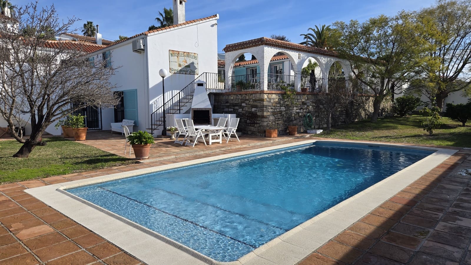 4 soveværelse Villa til salg i Estepona med swimmingpool - € 1.370.000 (Ref: 9823276)
