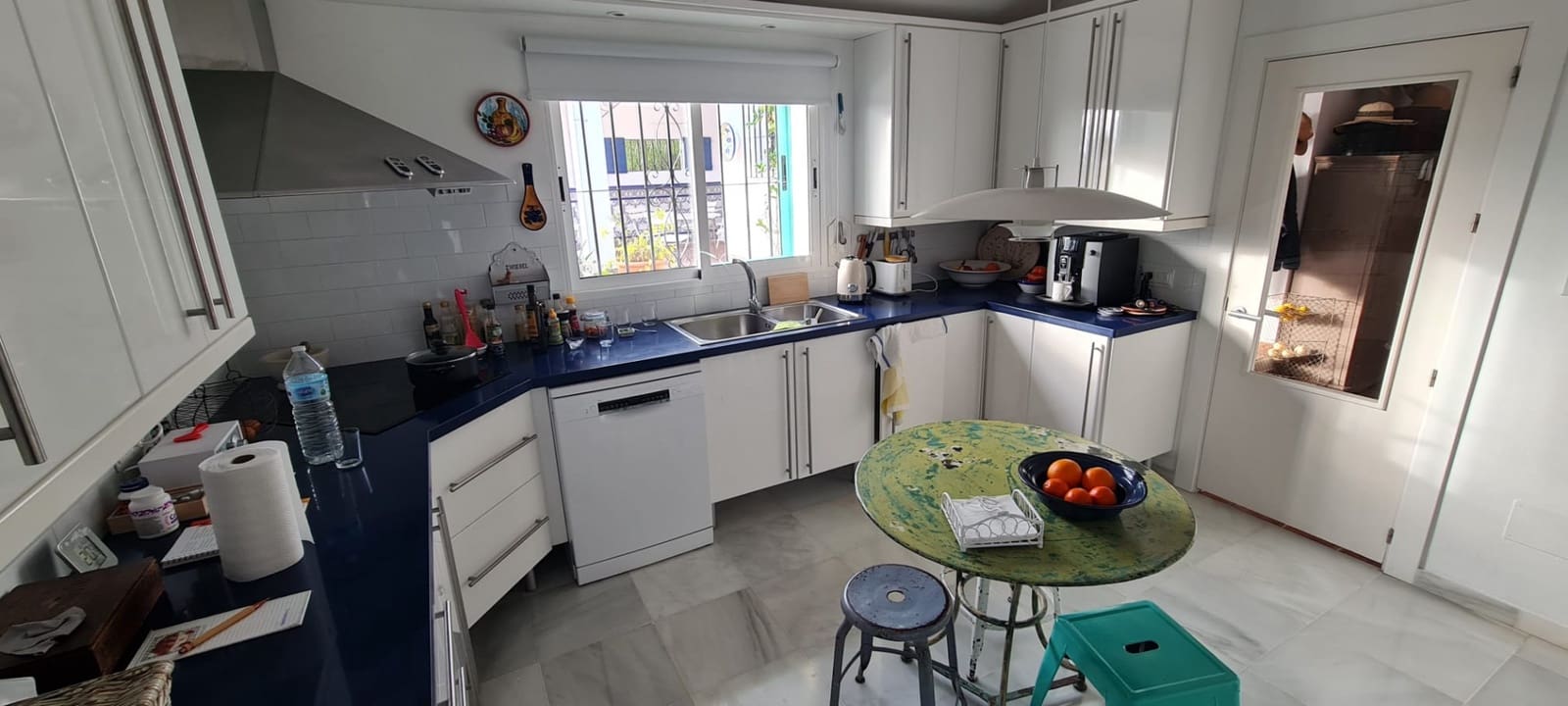 4 soveværelse Villa til salg i Estepona med swimmingpool - € 1.370.000 (Ref: 9823276)