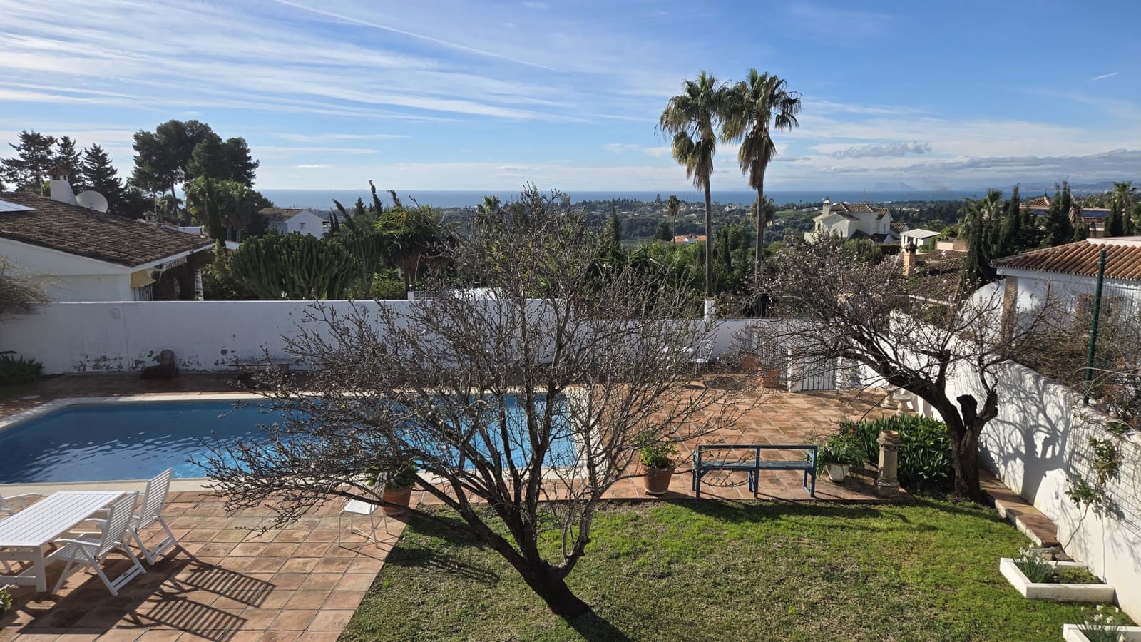 4 soveværelse Villa til salg i Estepona med swimmingpool - € 1.370.000 (Ref: 9823276)