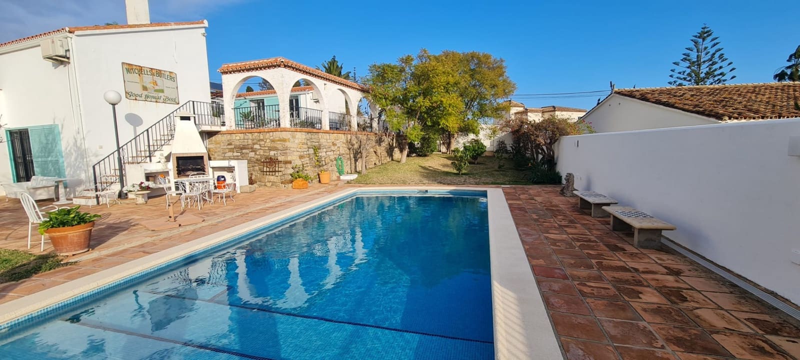 4 soveværelse Villa til salg i Estepona med swimmingpool - € 1.370.000 (Ref: 9823276)