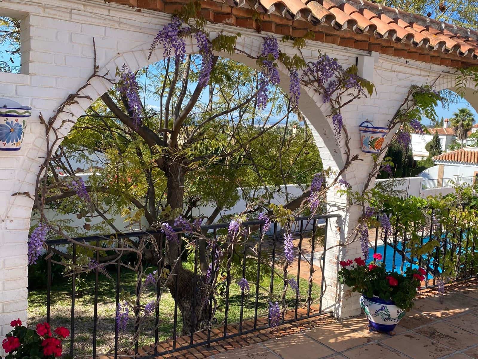 4 soveværelse Villa til salg i Estepona med swimmingpool - € 1.370.000 (Ref: 9823276)