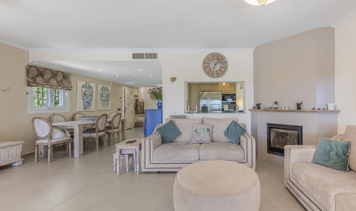 6 soveværelse Villa til salg i Estepona med swimmingpool - € 1.550.000 (Ref: 9823277)