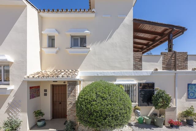 Chalet de 6 habitaciones en Centro, Estepona en venta con piscina - 1.550.000 € (Ref: 9823277)