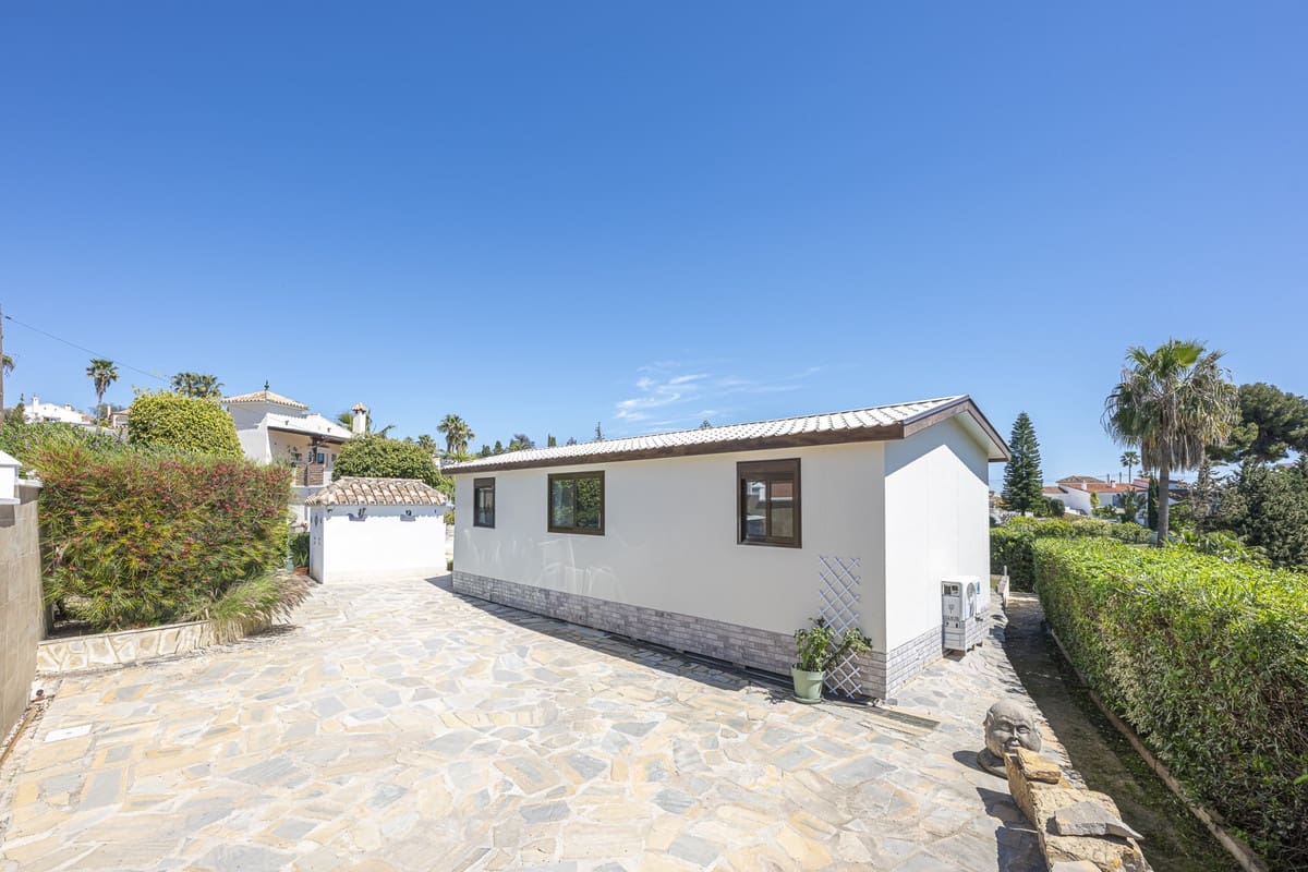 6 soveværelse Villa til salg i Estepona med swimmingpool - € 1.550.000 (Ref: 9823277)