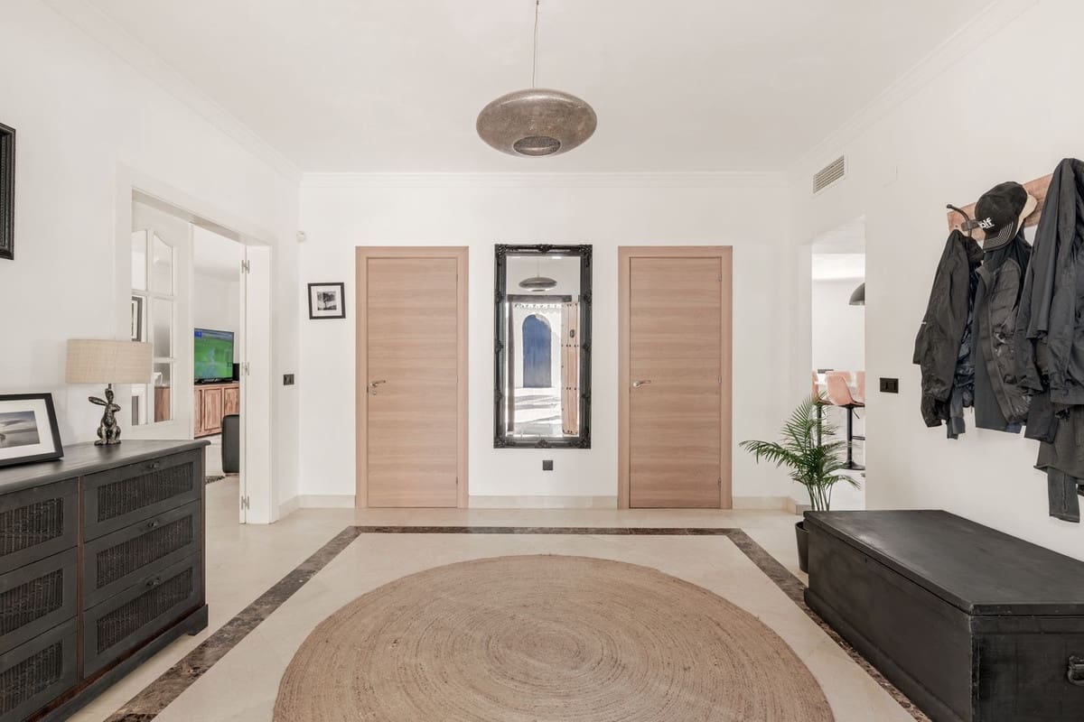 4 camera da letto Villa in vendita in Estepona con piscina - 1.695.000 € (Rif: 9823278)