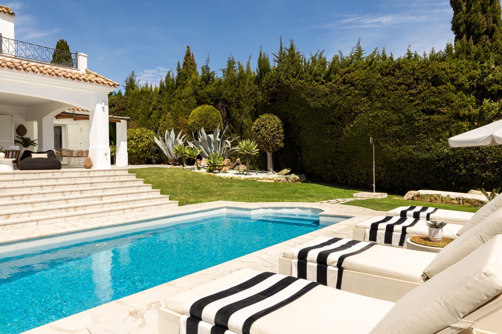 3 bedroom Villa for sale in Sotogrande with pool - € 1,795,000 (Ref: 9823280)