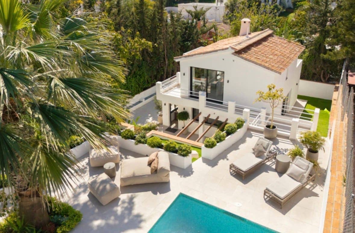 Chalet de 4 habitaciones en Nueva Andalucia en venta con piscina - 1.795.000 € (Ref: 9823281)