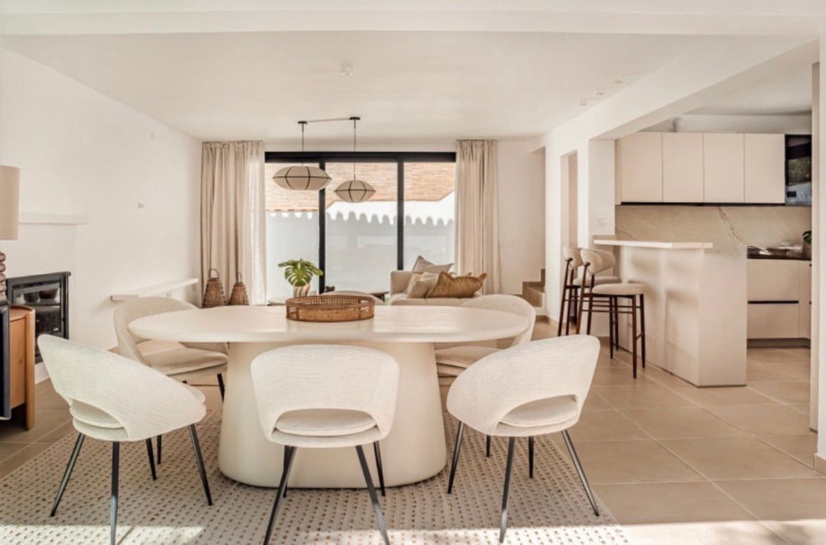 Chalet de 4 habitaciones en Nueva Andalucia en venta con piscina - 1.795.000 € (Ref: 9823281)