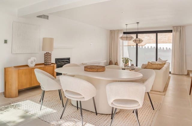 4 chambre Villa/Maison à vendre à La Dama de Noche - La Alzambra, Marbella avec piscine - 1 795 000 € (Ref: 9823281)