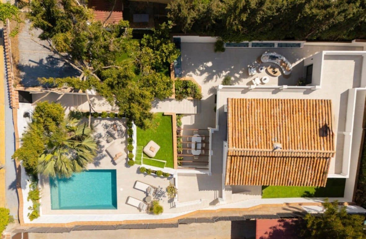 Chalet de 4 habitaciones en Nueva Andalucia en venta con piscina - 1.795.000 € (Ref: 9823281)