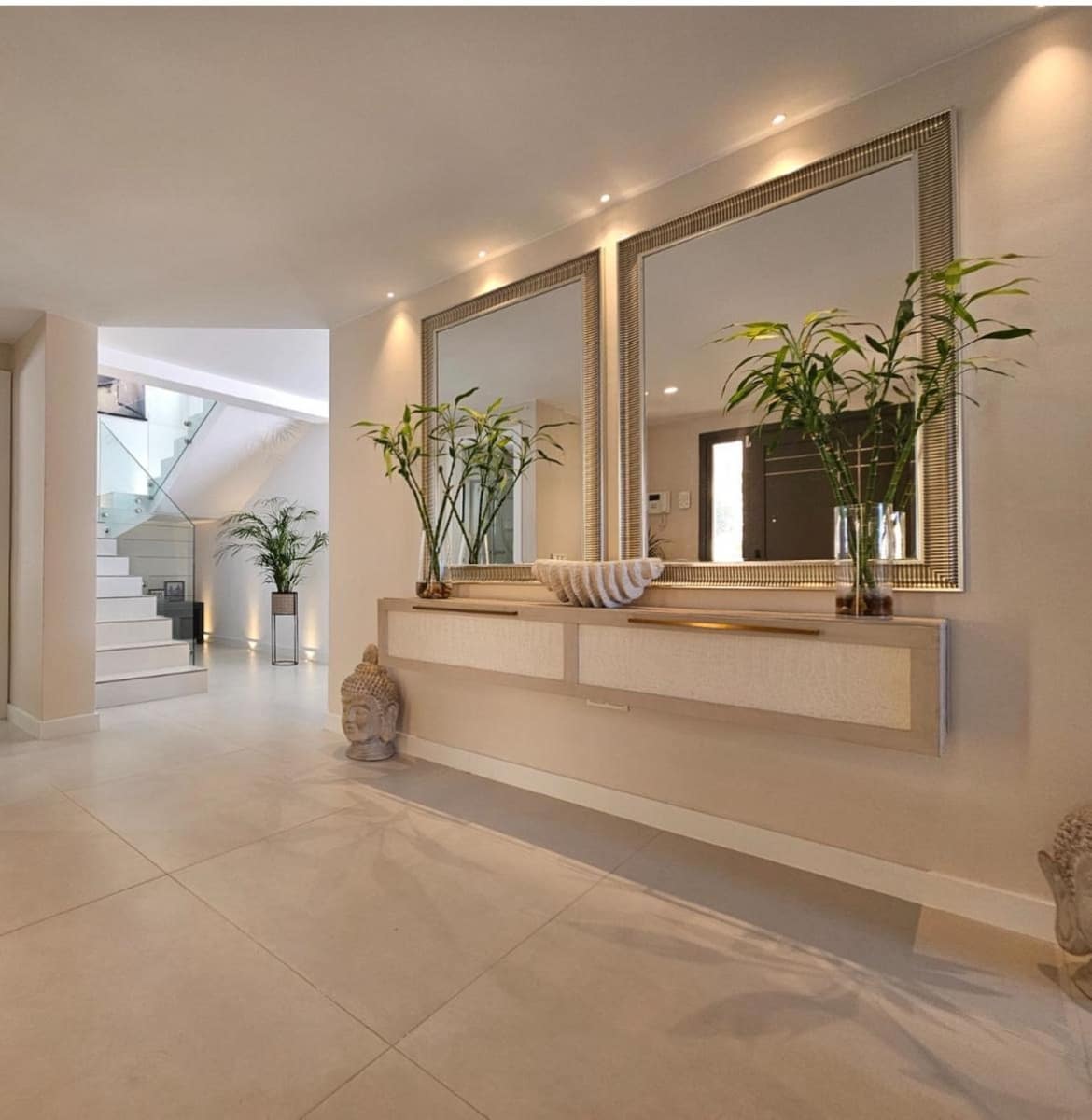 4 Zimmer Villa zu verkaufen in Mijas Costa mit Pool - 1.895.000 € (Ref: 9823282)
