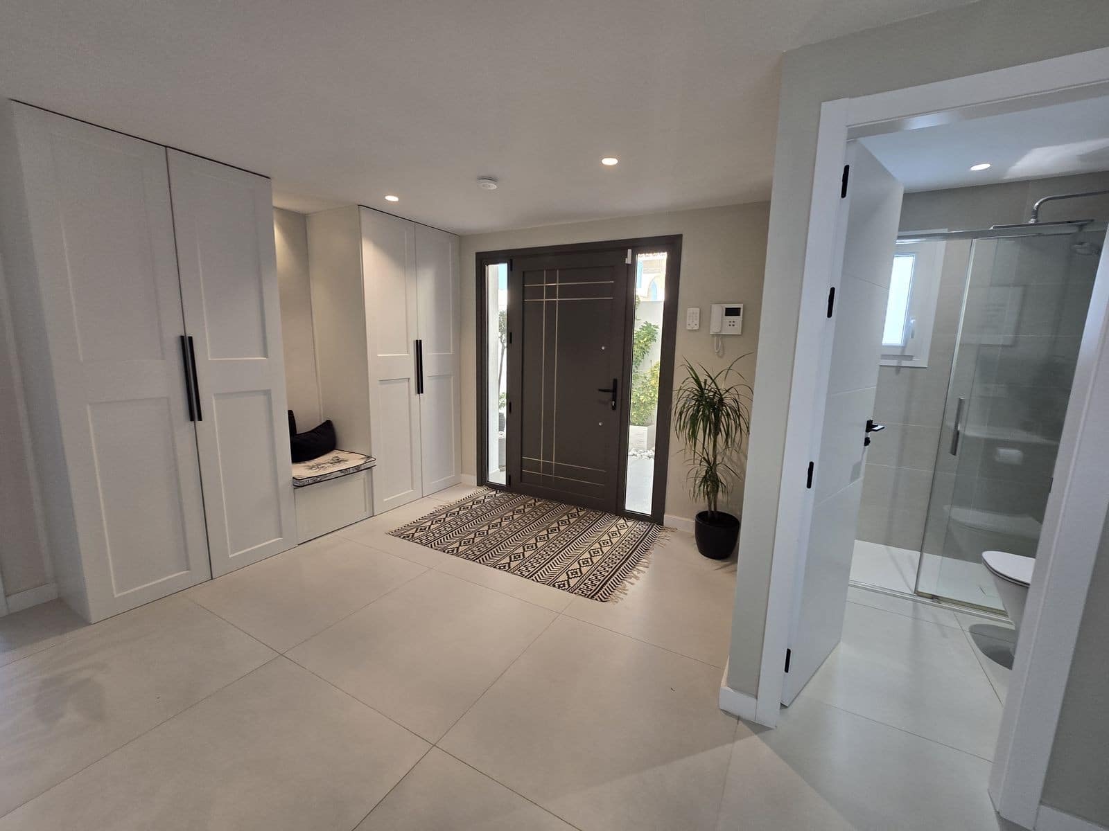 4 Zimmer Villa zu verkaufen in Mijas Costa mit Pool - 1.895.000 € (Ref: 9823282)