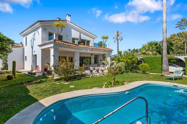 5 sypialnia Willa na sprzedaż w San Pedro de Alcántara Pueblo, Marbella z basenem - 1 900 000 € (Ref: 9823283)
