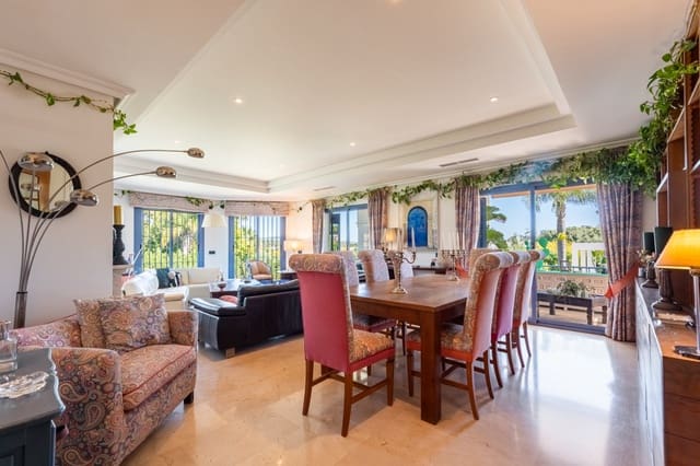 6 soveværelse Villa til salg i Sotogrande, San Roque med swimmingpool - € 1.950.000 (Ref: 9823285)