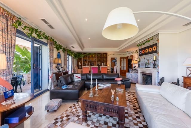 6 soveværelse Villa til salg i Sotogrande, San Roque med swimmingpool - € 1.950.000 (Ref: 9823285)
