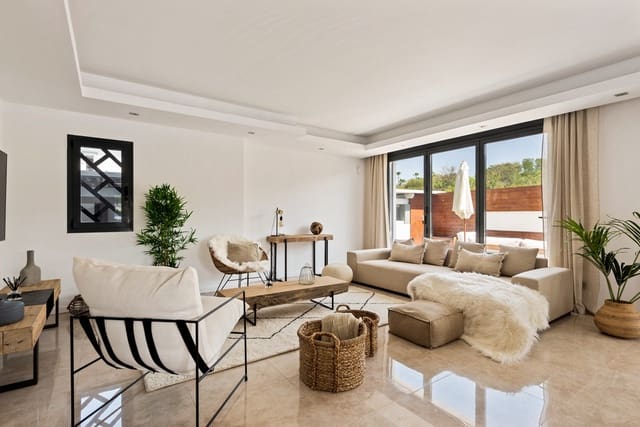 5 quarto Moradia para venda em Puerto Banus, Marbella com piscina - 2 395 000 € (Ref: 9823289)