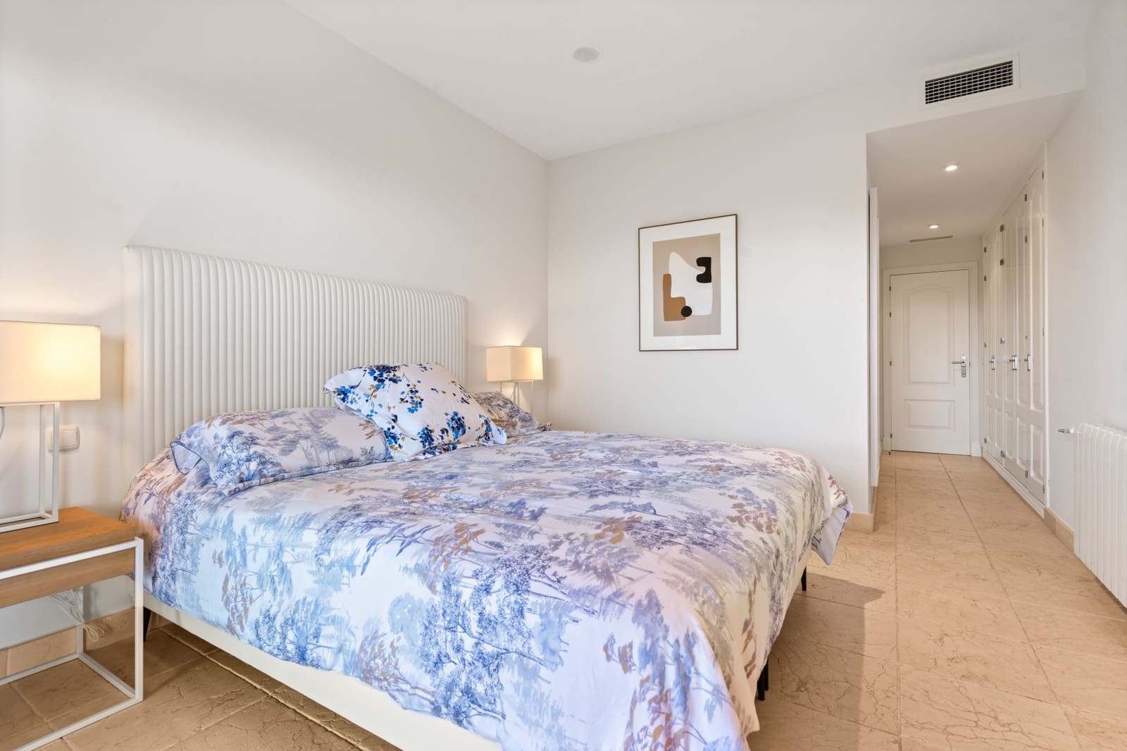 2 bedroom Apartment for sale in Benahavis with pool - € 585,000 (Ref: 9823290)