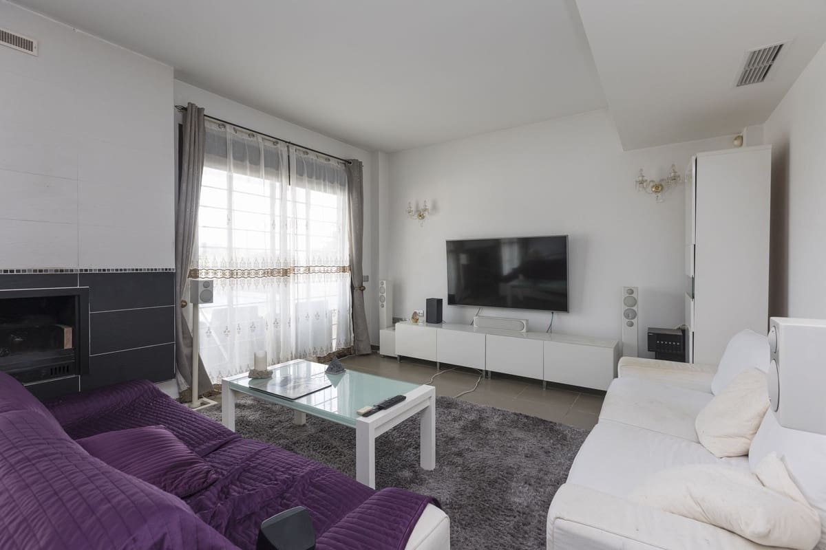 6 chambre Villa/Maison à vendre à Estepona avec piscine - 950 000 € (Ref: 9823293)
