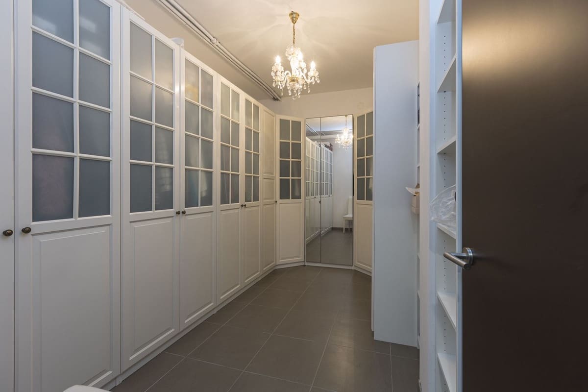 6 chambre Villa/Maison à vendre à Estepona avec piscine - 950 000 € (Ref: 9823293)