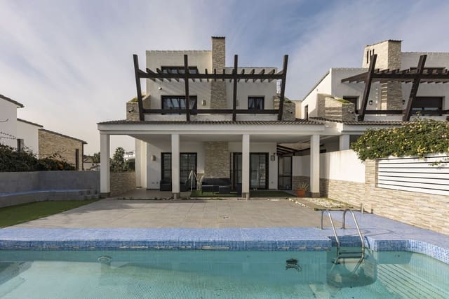 6 soveværelse Villa til salg i Centro, Estepona med swimmingpool - € 950.000 (Ref: 9823293)