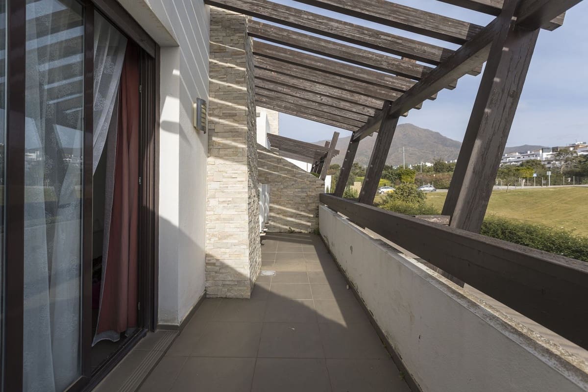 6 chambre Villa/Maison à vendre à Estepona avec piscine - 950 000 € (Ref: 9823293)