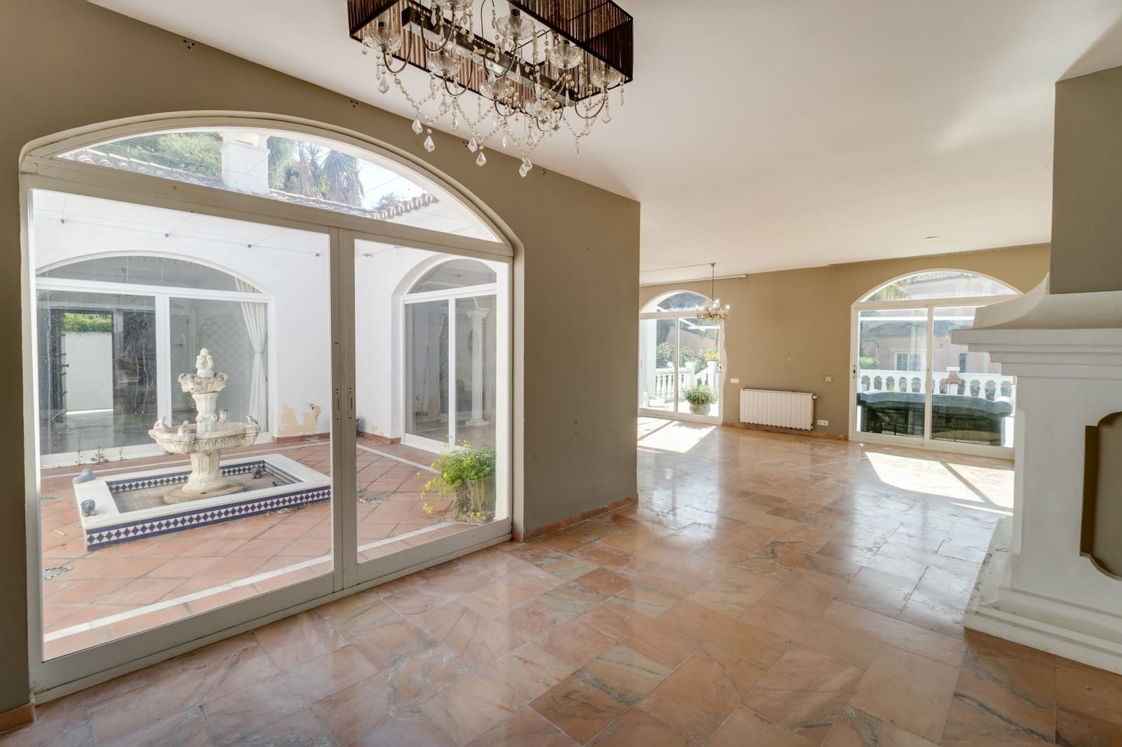 4 soverom Villa til salgs i Benahavis med svømmebasseng - € 1 700 000 (Ref: 9823297)