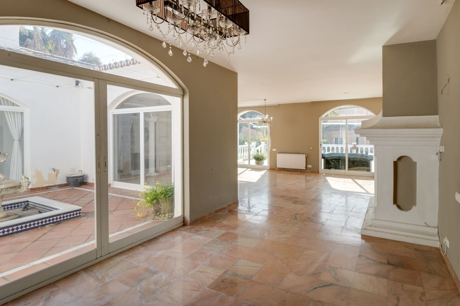 4 soverom Villa til salgs i Benahavis med svømmebasseng - € 1 700 000 (Ref: 9823297)