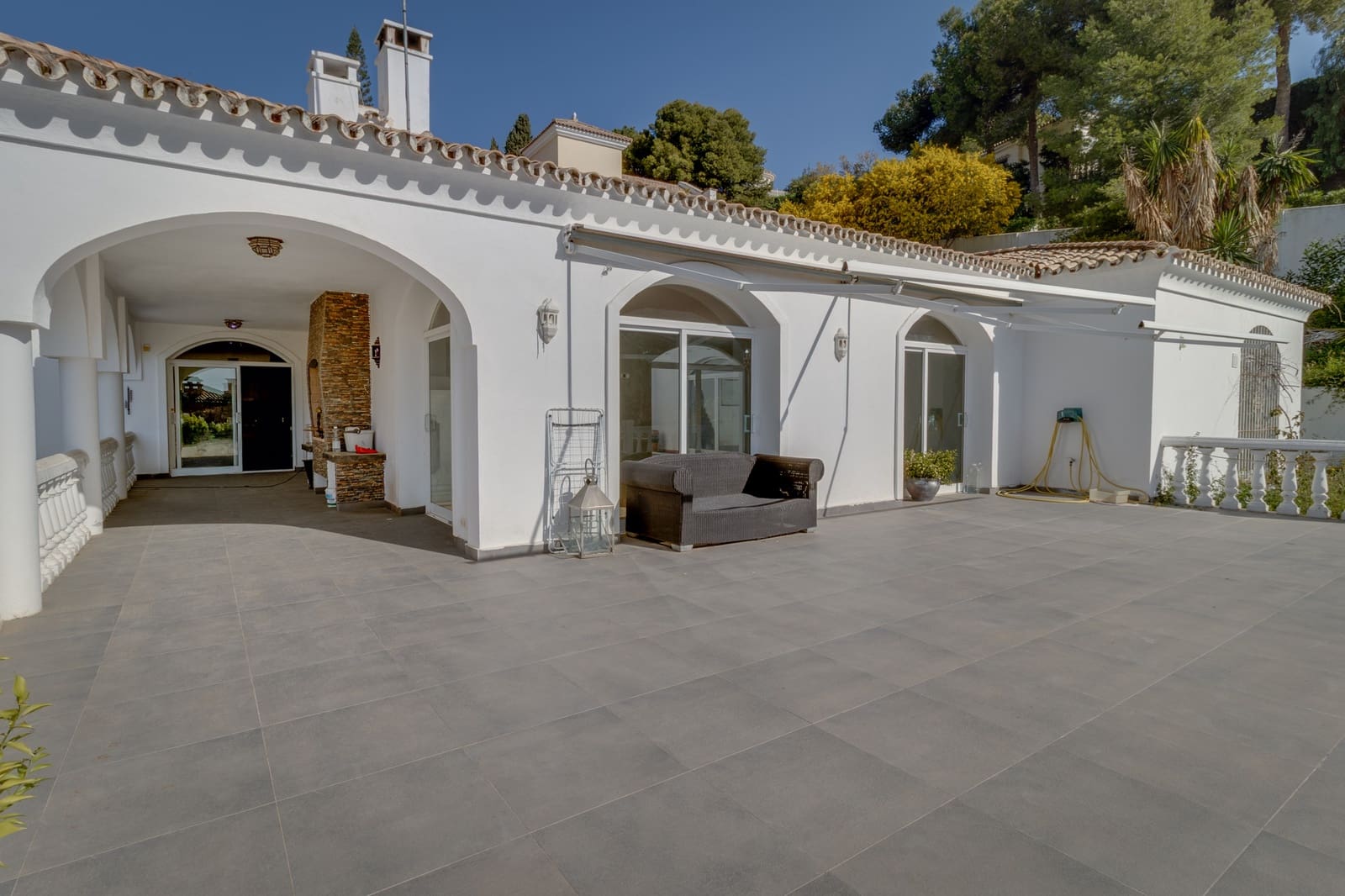 4 soverom Villa til salgs i Benahavis med svømmebasseng - € 1 700 000 (Ref: 9823297)