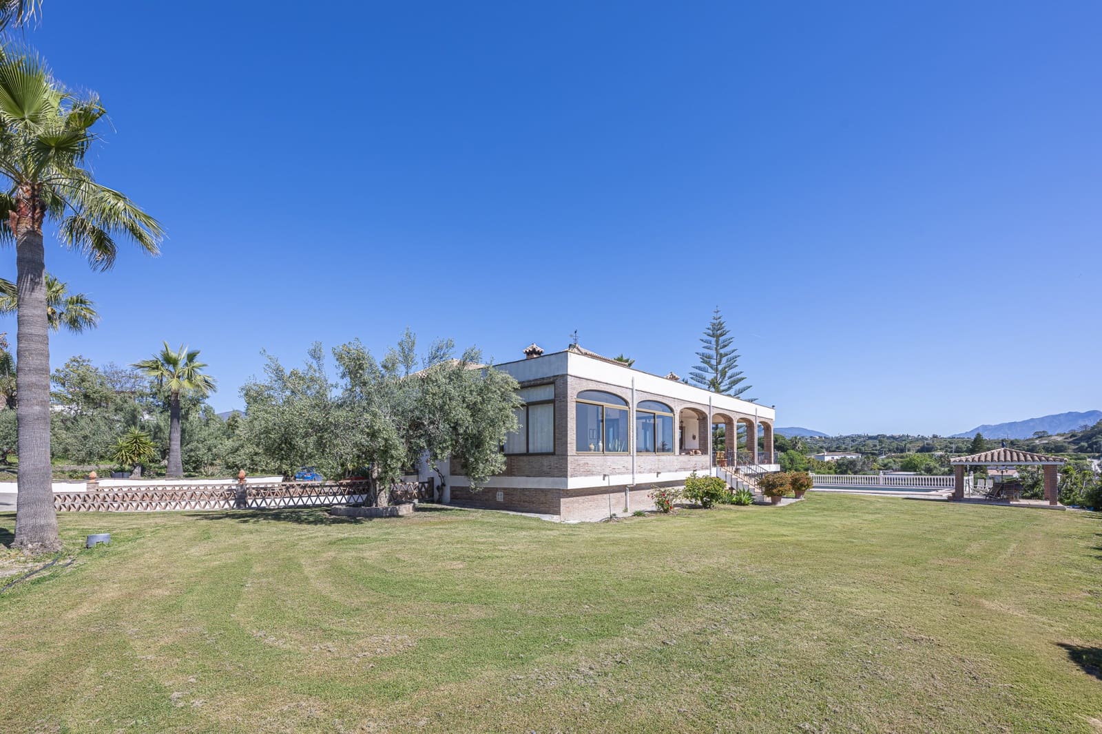 4 soverom Villa til salgs i El Padron med svømmebasseng - € 2 000 000 (Ref: 9823300)