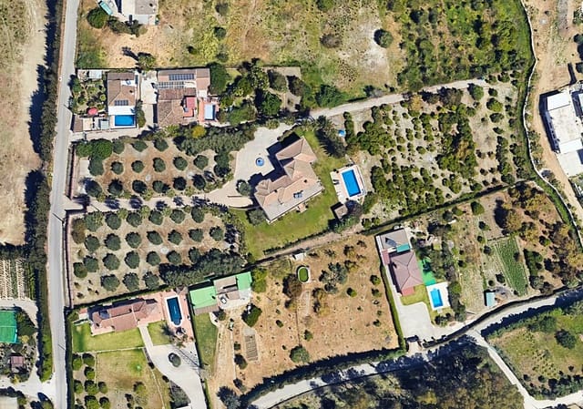 4 soverom Villa til salgs i El Padrón, Estepona med svømmebasseng - € 2 000 000 (Ref: 9823300)