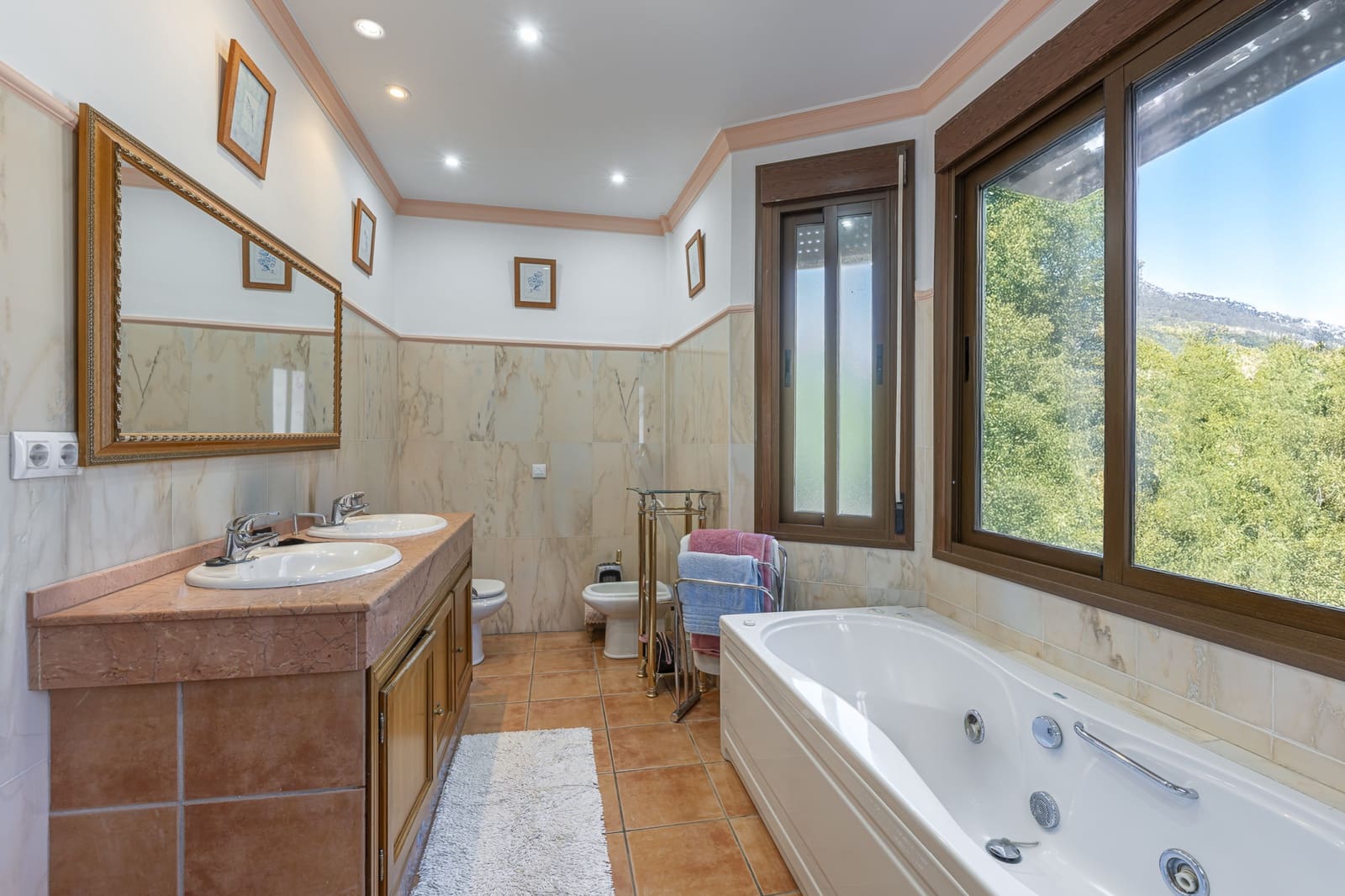4 soverom Villa til salgs i El Padron med svømmebasseng - € 2 000 000 (Ref: 9823300)