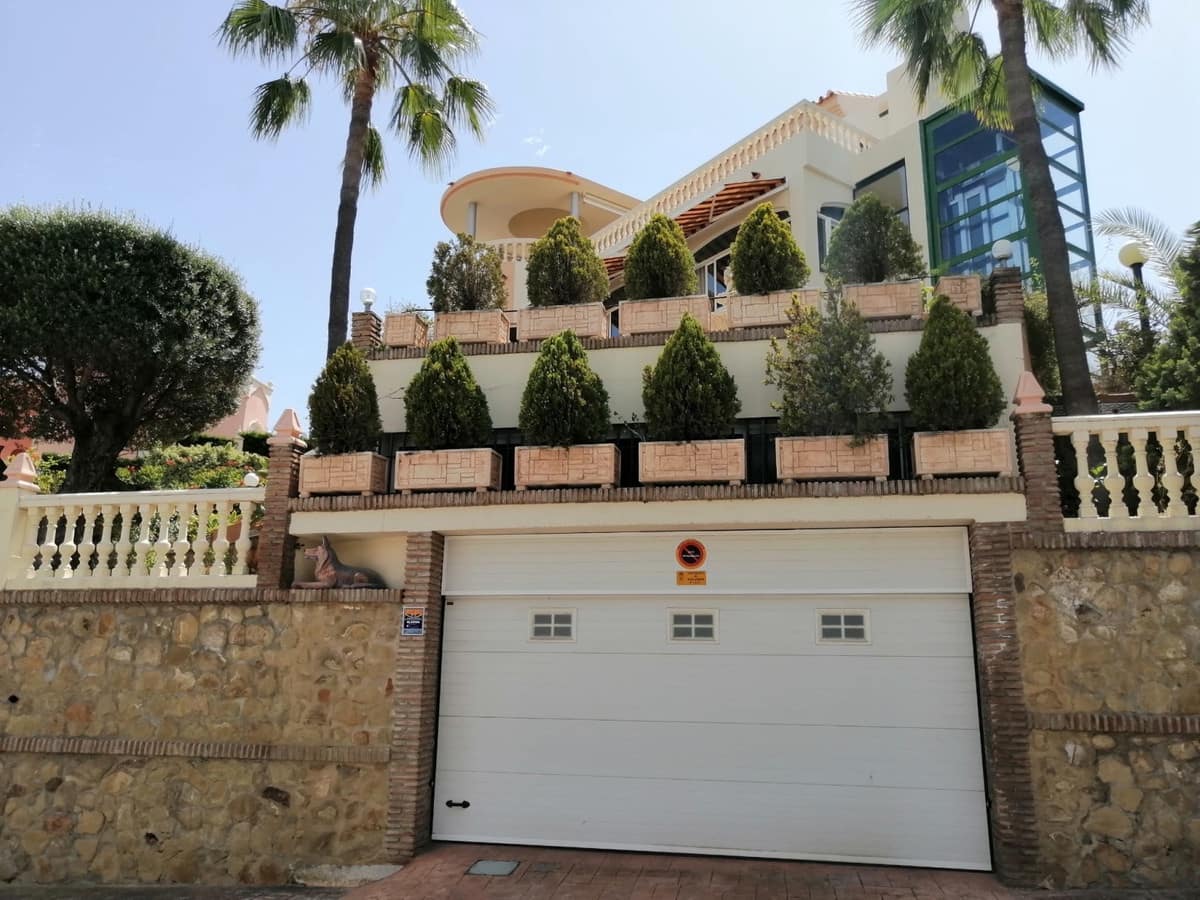 7 soveværelse Villa til salg i Benalmadena med swimmingpool - € 2.195.000 (Ref: 9823301)