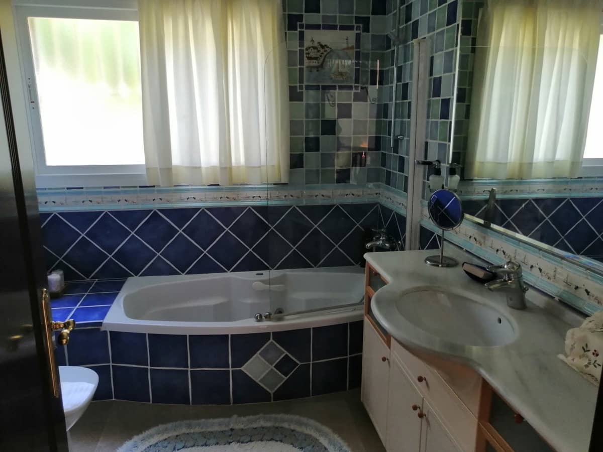 7 soveværelse Villa til salg i Benalmadena med swimmingpool - € 2.195.000 (Ref: 9823301)