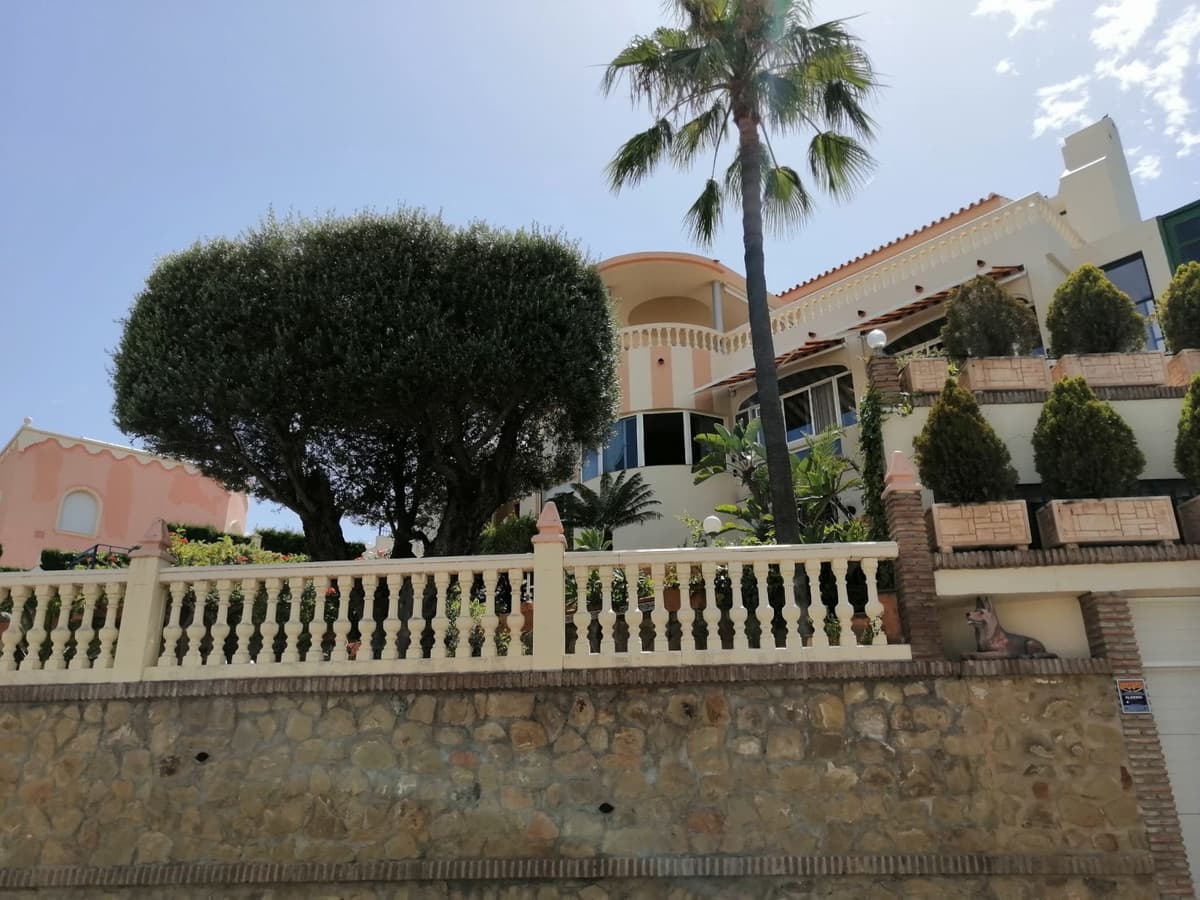 7 soveværelse Villa til salg i Benalmadena med swimmingpool - € 2.195.000 (Ref: 9823301)