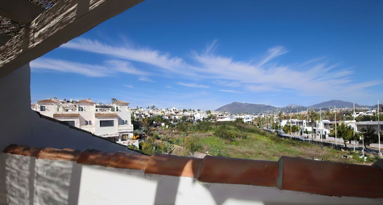 3 camera da letto Casa in vendita in El Paraiso con piscina - 549.000 € (Rif: 9823304)