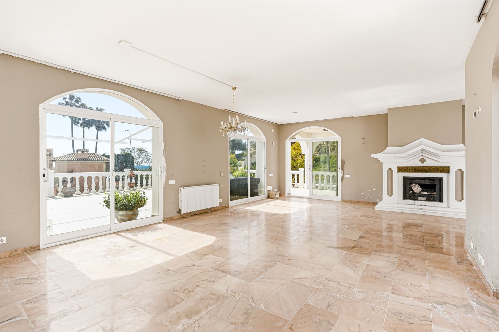 4 Zimmer Villa zu verkaufen in Benahavis mit Pool - 1.700.000 € (Ref: 9823306)