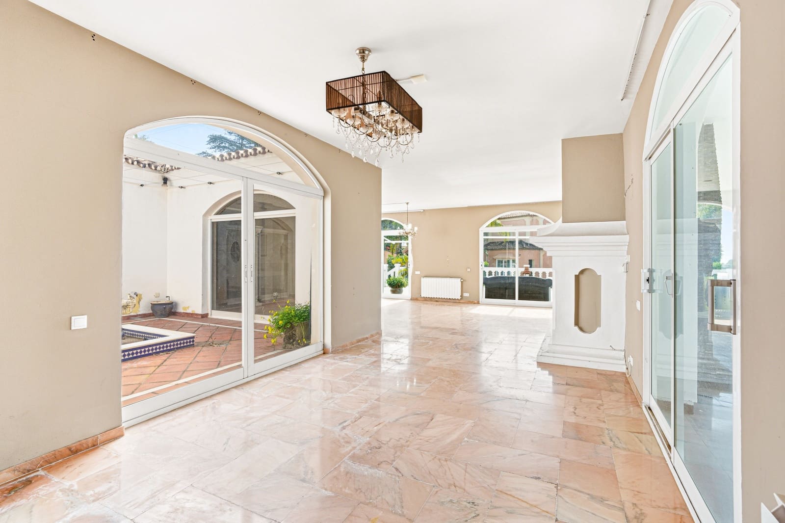 4 Zimmer Villa zu verkaufen in Benahavis mit Pool - 1.700.000 € (Ref: 9823306)