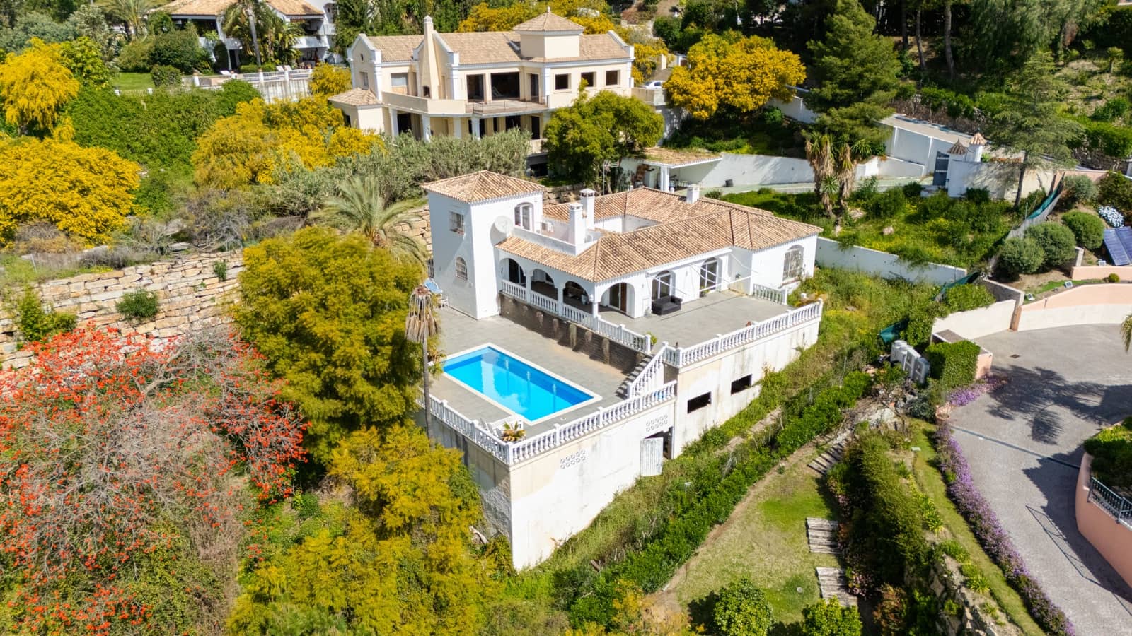 4 Zimmer Villa zu verkaufen in Benahavis mit Pool - 1.700.000 € (Ref: 9823306)