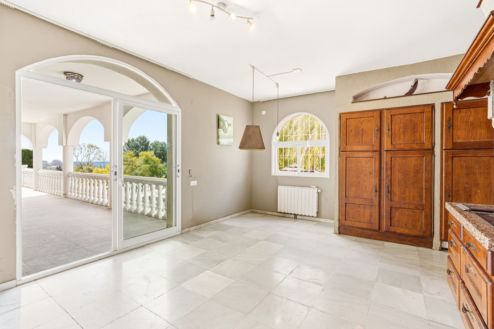 4 Zimmer Villa zu verkaufen in Benahavis mit Pool - 1.700.000 € (Ref: 9823306)
