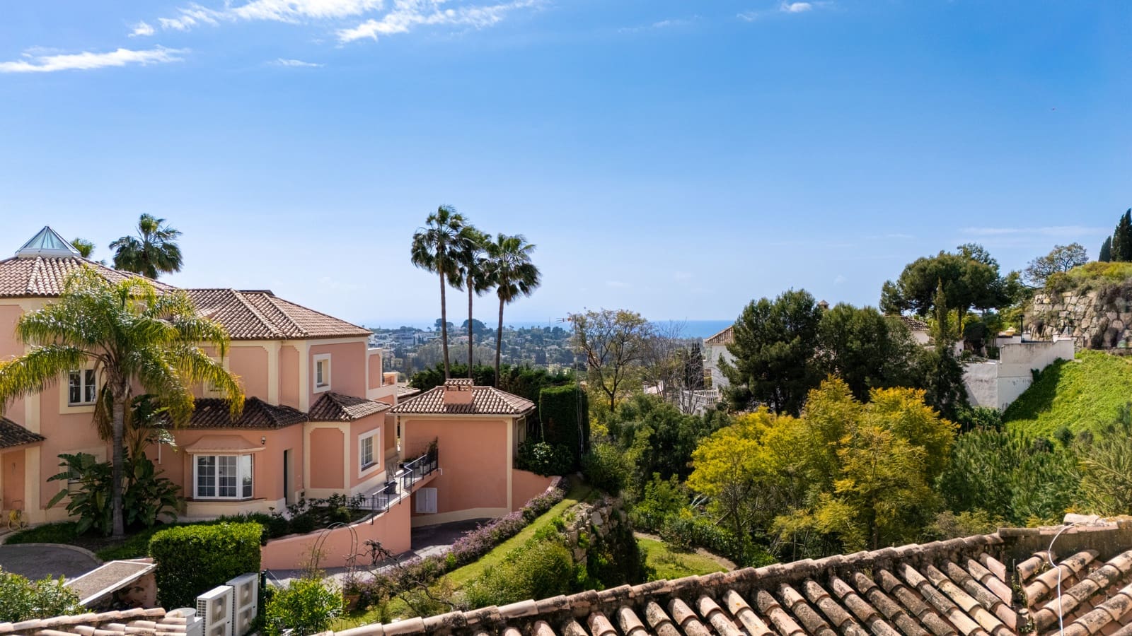 4 Zimmer Villa zu verkaufen in Benahavis mit Pool - 1.700.000 € (Ref: 9823306)