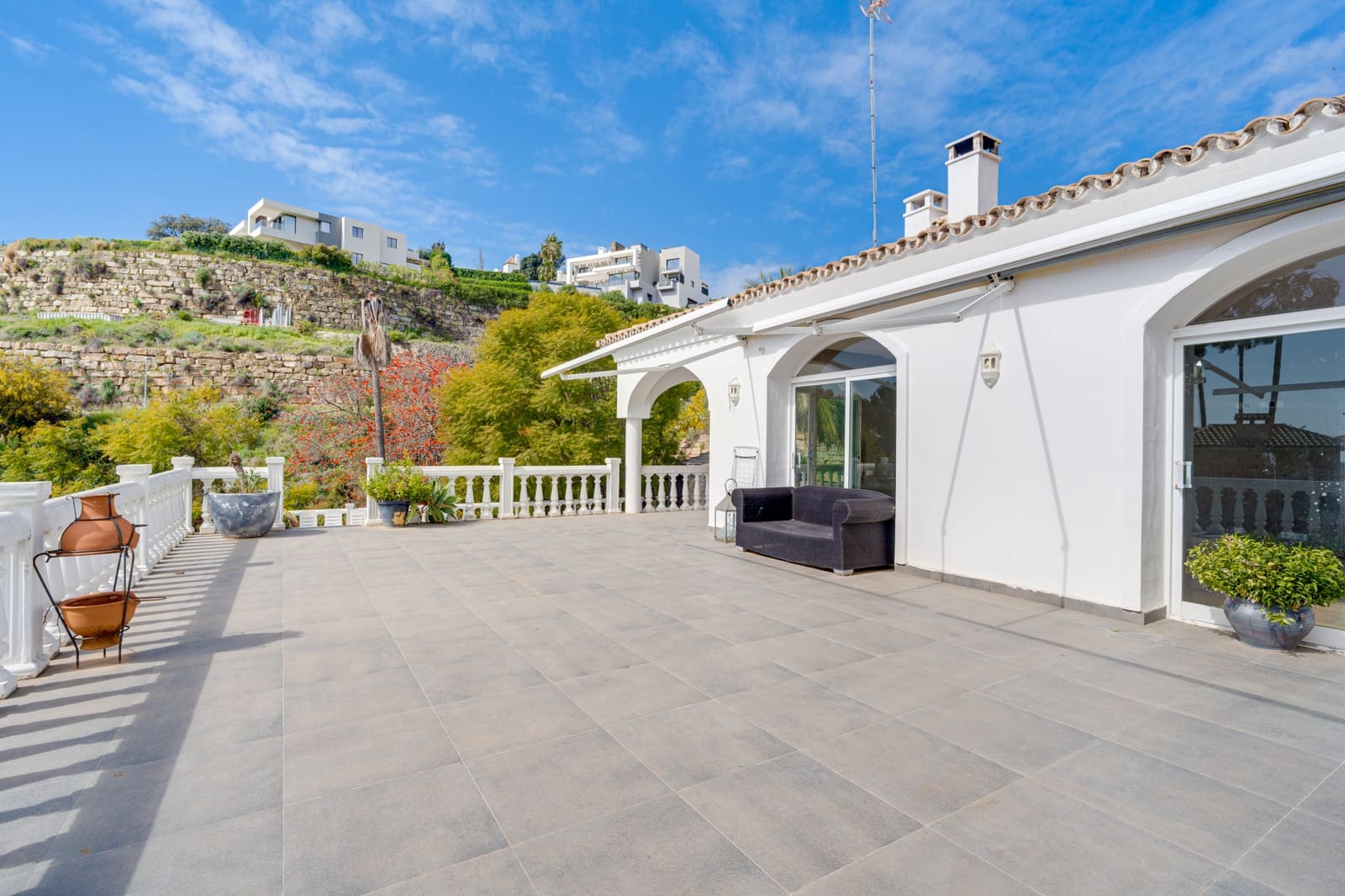 4 Zimmer Villa zu verkaufen in Benahavis mit Pool - 1.700.000 € (Ref: 9823306)