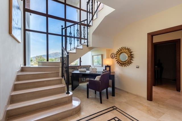 4 Zimmer Villa zu verkaufen in Riviera del Sol, Mijas mit Pool - 1.895.000 € (Ref: 9823307)
