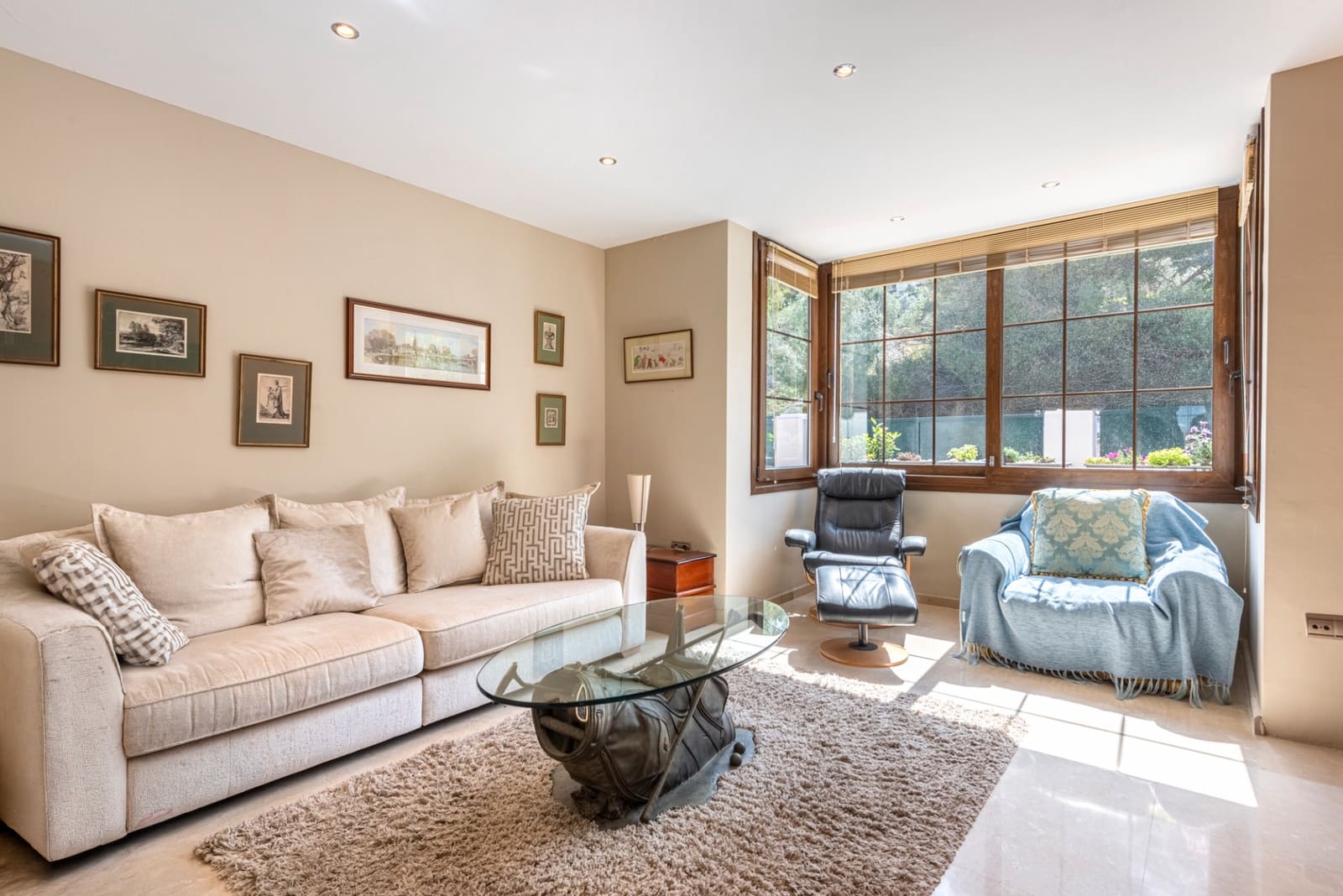 4 Zimmer Villa zu verkaufen in Mijas Costa mit Pool - 1.895.000 € (Ref: 9823307)