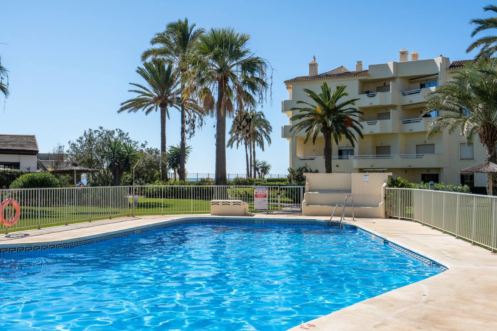 2 slaapkamer Appartement te koop in Mijas Costa met zwembad - € 520.000 (Ref: 9823309)